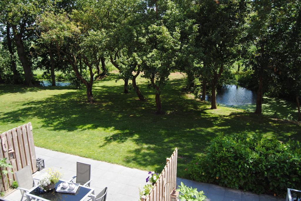 Appartementen Verhuur De Trijehoek Stiens Exteriör bild